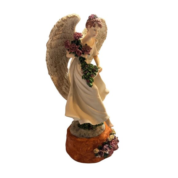 Vintage Dillards Angel Figurine With Flowers & Wings‎ - Picture 5 of 8